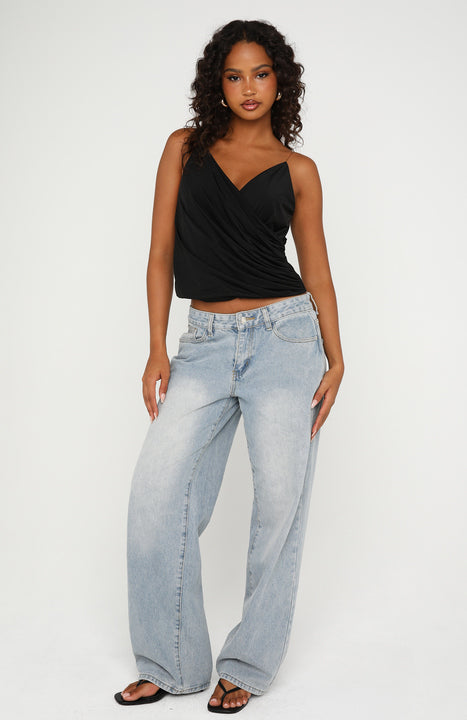 ELLY - INVISIBLE STRAP TOP
