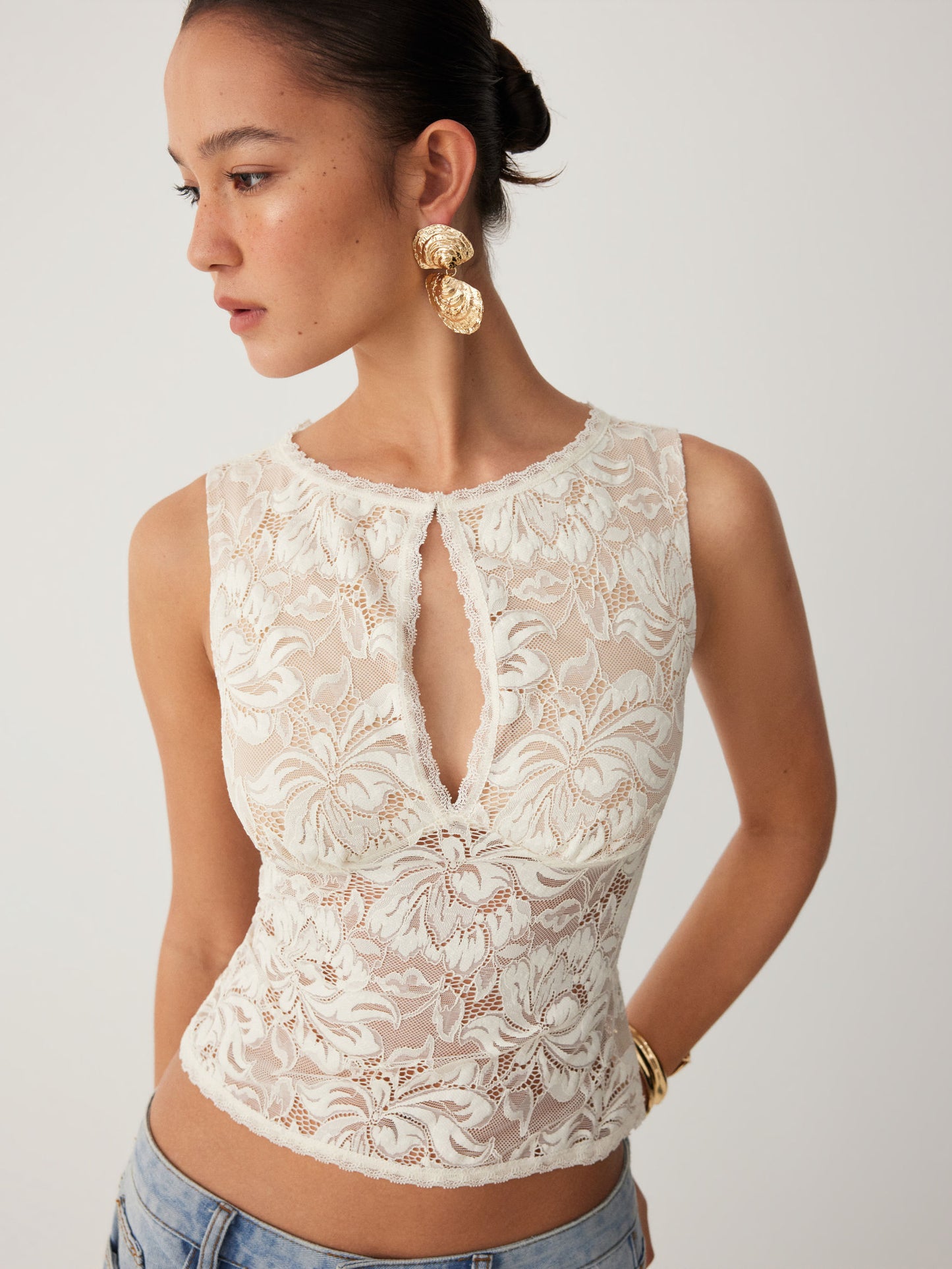 LACE SHEER BOAT NECK TOP