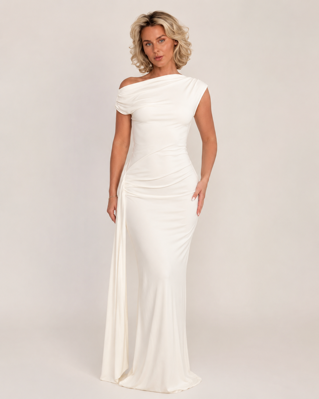 Seraphina – Open Back Maxi Dress